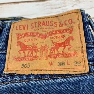 Levi’s 505 38x29 frayed hem Mens jeans straight leg blue denim 0502
